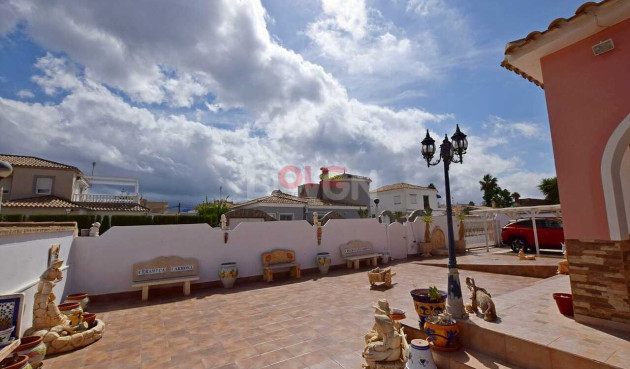Odsprzedaż - Villa - Cabo Roig - Costa Blanca