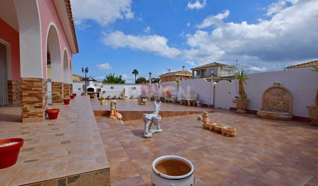 Odsprzedaż - Villa - Cabo Roig - Costa Blanca
