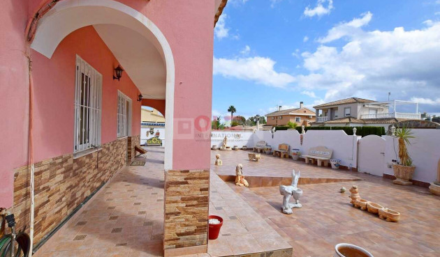 Odsprzedaż - Villa - Cabo Roig - Costa Blanca