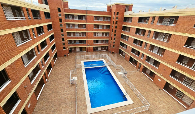Odsprzedaż - Mieszkanie w bloku - Torrevieja - Playa De Los Naufragos