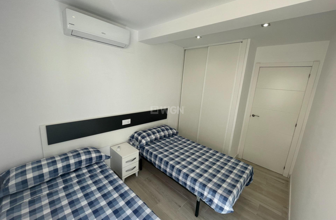 Odsprzedaż - Bungalow - Orihuela Costa - La Regia