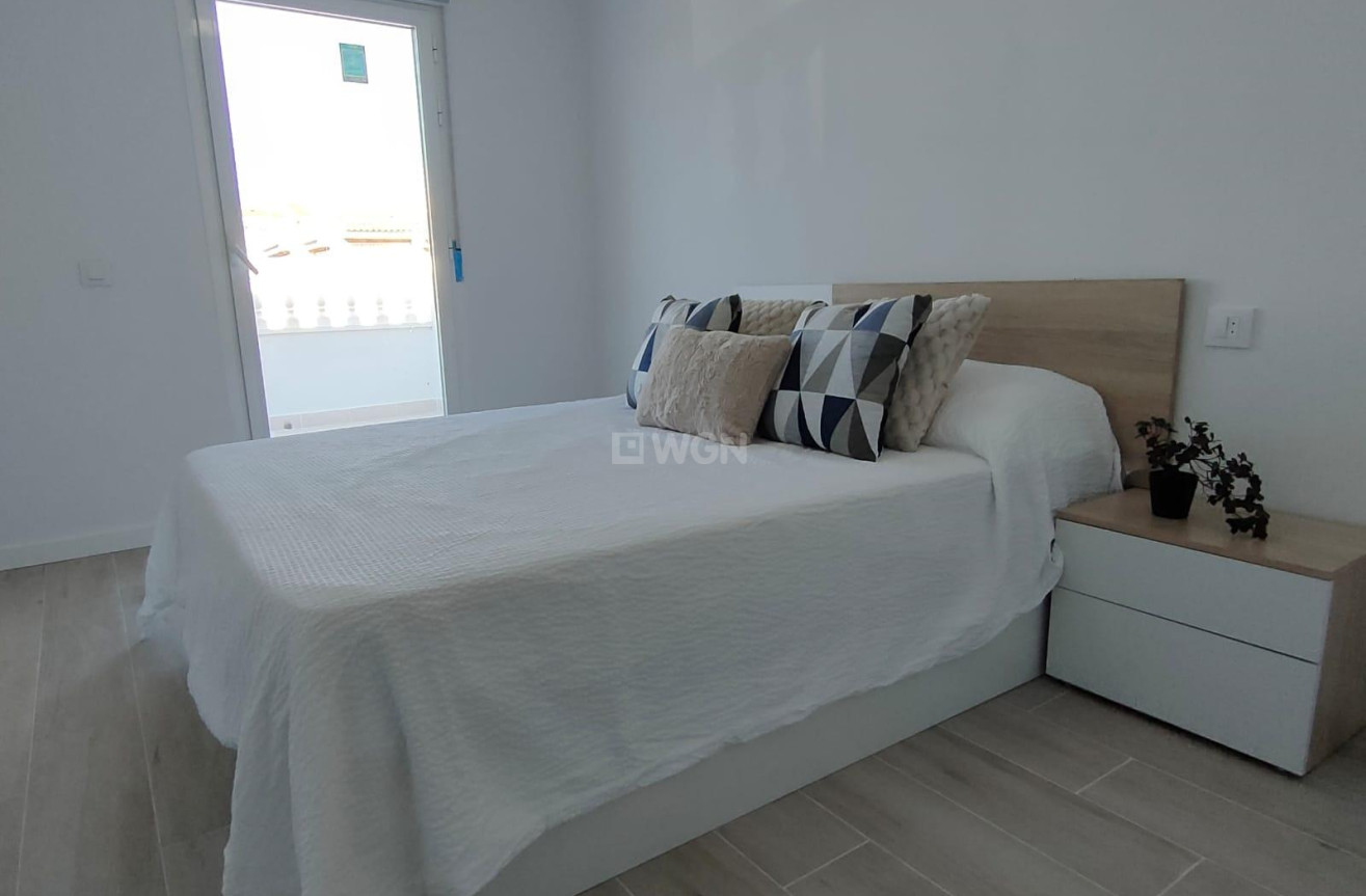 Odsprzedaż - Kamienica - Torrevieja - Sector 25