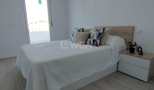 Odsprzedaż - Kamienica - Torrevieja - Sector 25