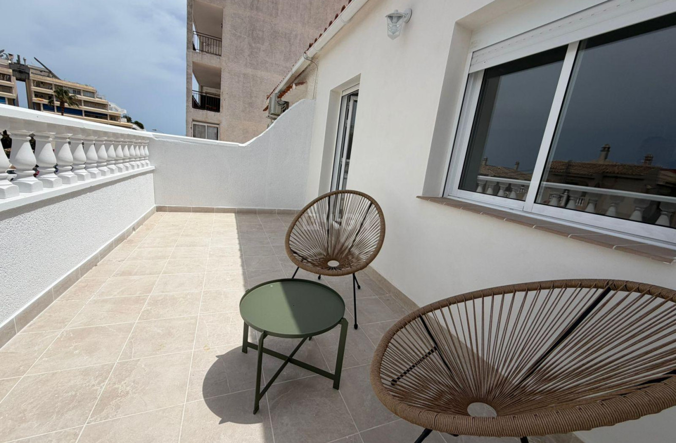 Odsprzedaż - Kamienica - Torrevieja - Sector 25