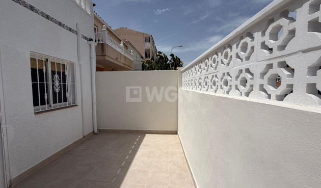 Odsprzedaż - Kamienica - Torrevieja - Sector 25