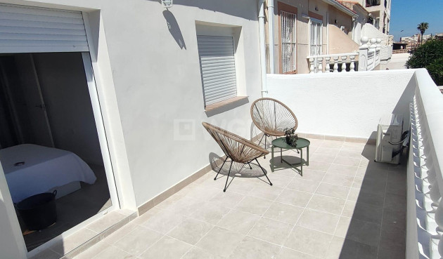 Odsprzedaż - Kamienica - Torrevieja - Sector 25