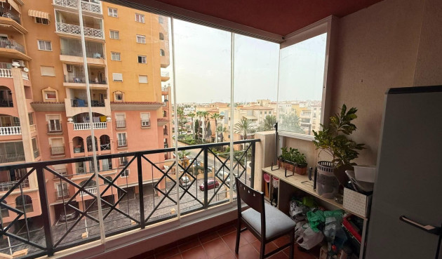 Resale - Apartment / flat - Torrevieja - Playa de los Locos