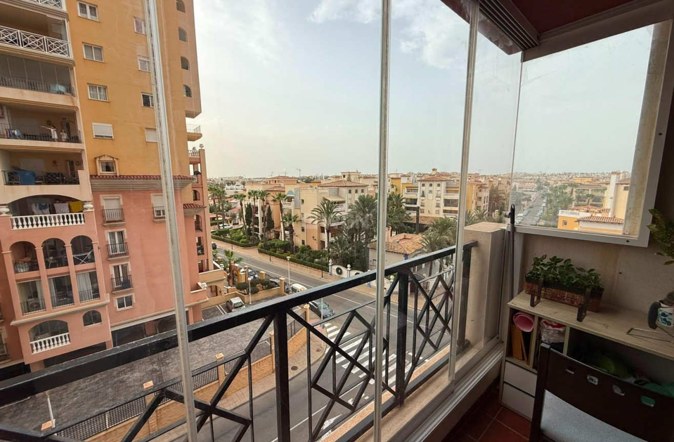 Resale - Apartment / flat - Torrevieja - Playa de los Locos