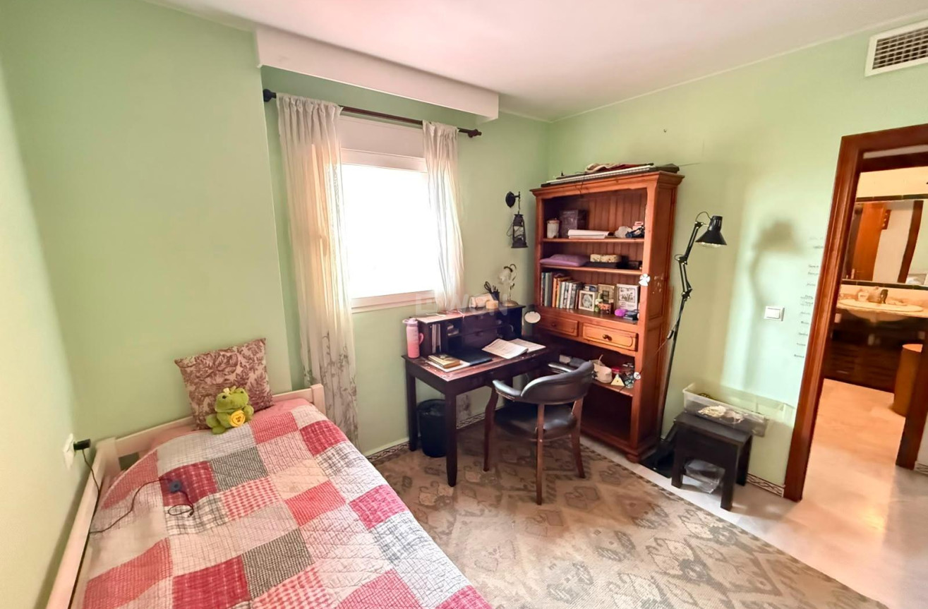 Resale - Apartment / flat - Torrevieja - Playa de los Locos