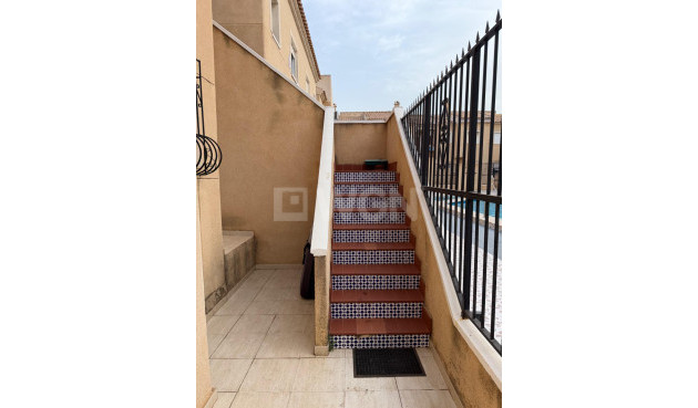 Odsprzedaż - Mieszkanie w bloku - Torrevieja - Centro