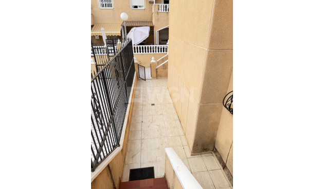 Odsprzedaż - Mieszkanie w bloku - Torrevieja - Centro