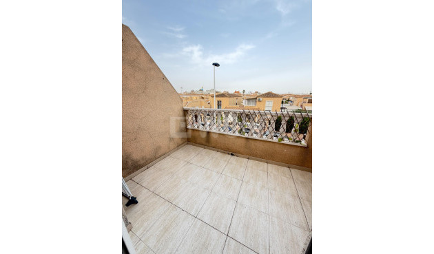 Odsprzedaż - Mieszkanie w bloku - Torrevieja - Centro