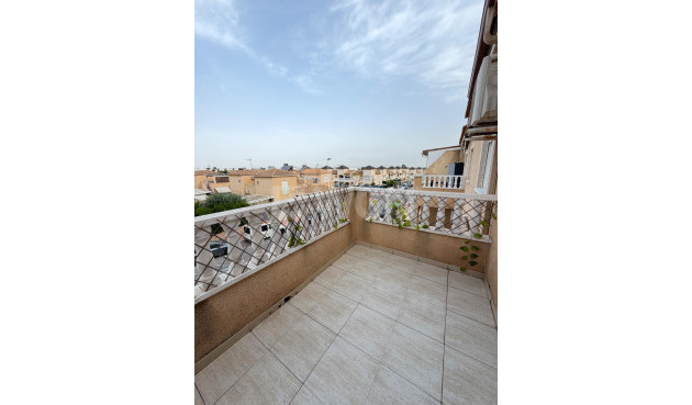 Odsprzedaż - Mieszkanie w bloku - Torrevieja - Centro