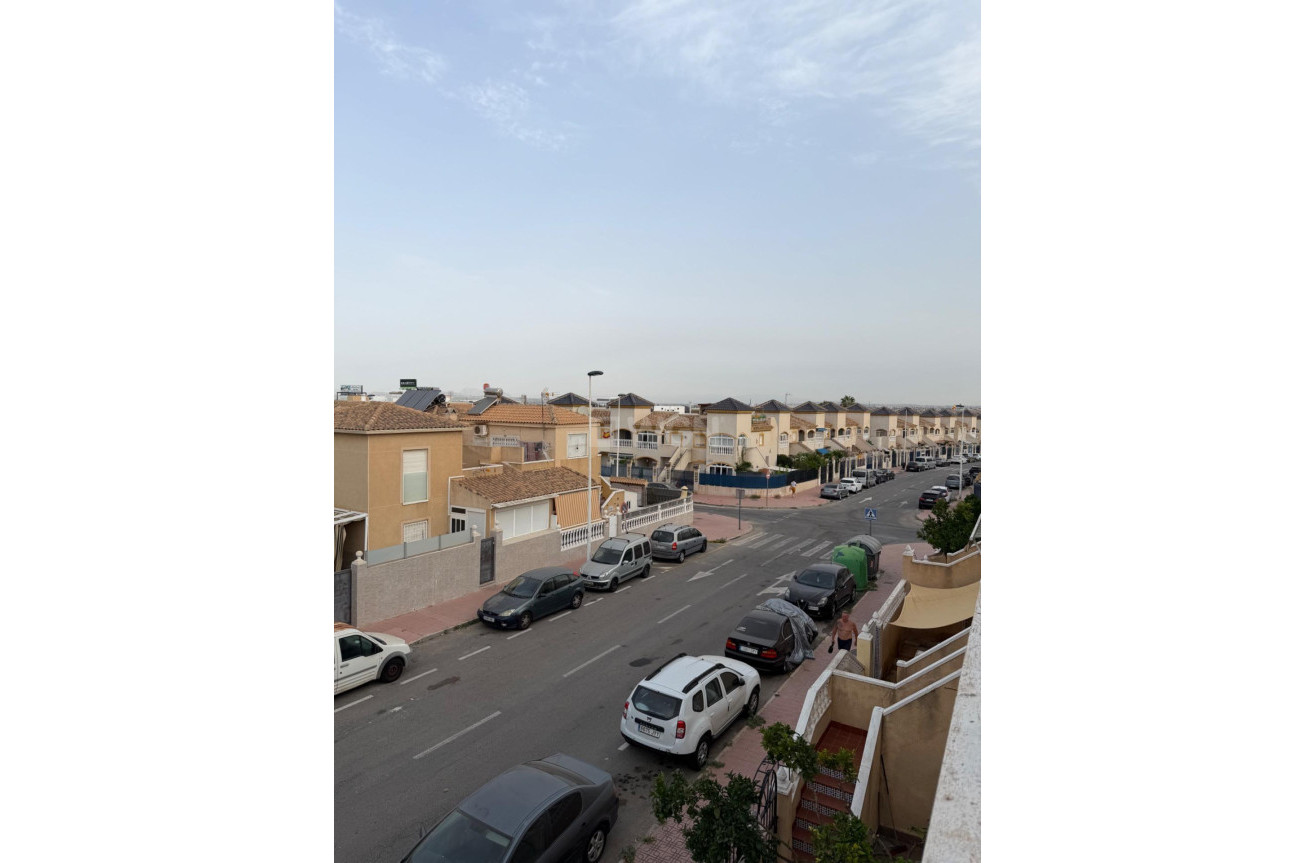 Odsprzedaż - Mieszkanie w bloku - Torrevieja - Centro