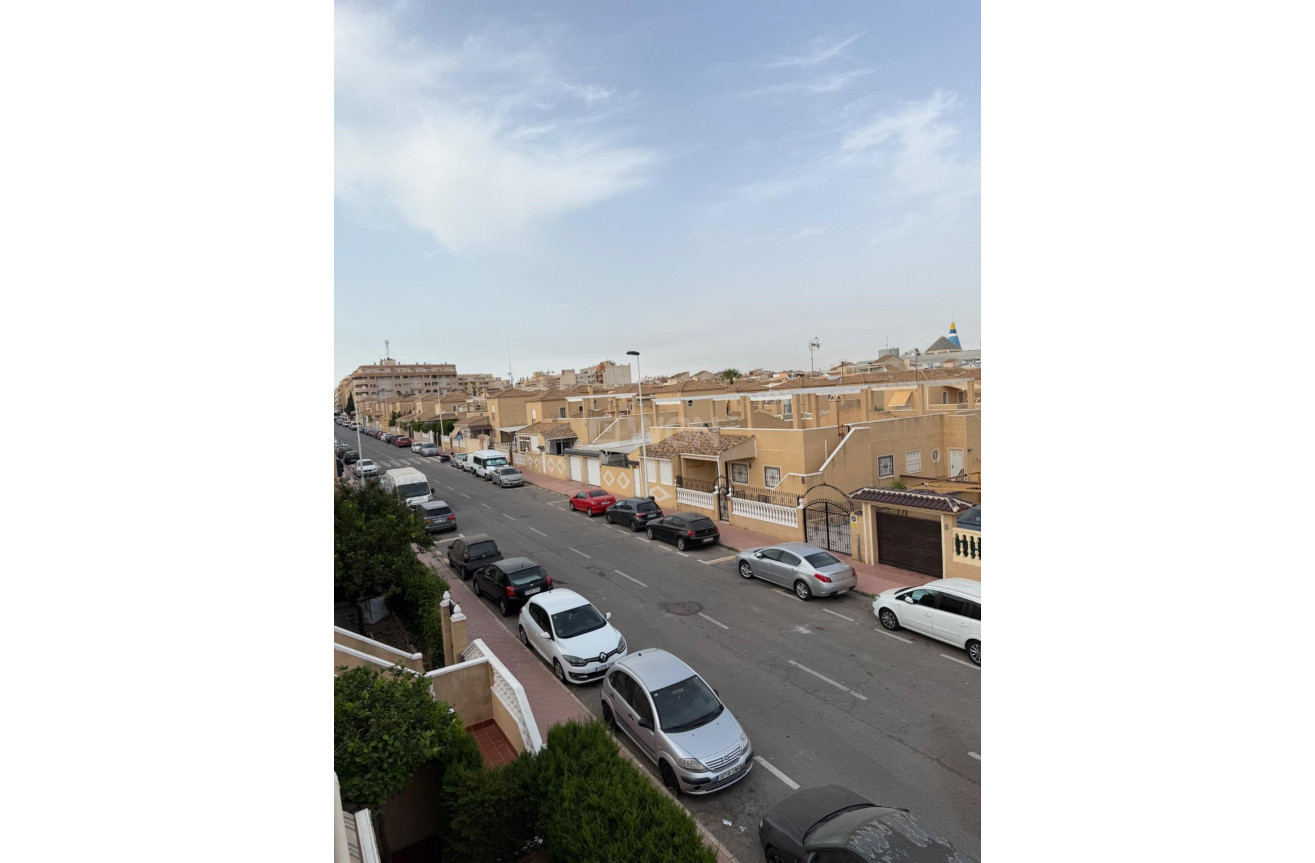 Odsprzedaż - Mieszkanie w bloku - Torrevieja - Centro