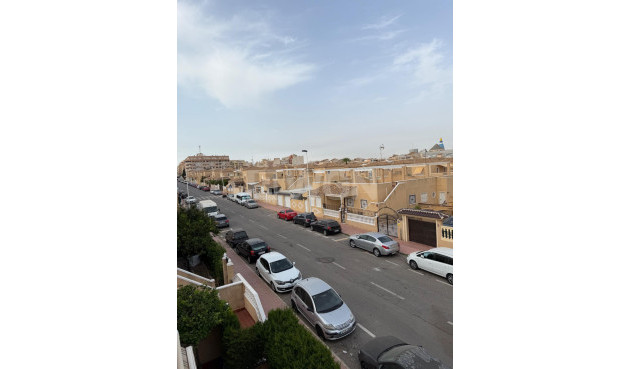Odsprzedaż - Mieszkanie w bloku - Torrevieja - Centro