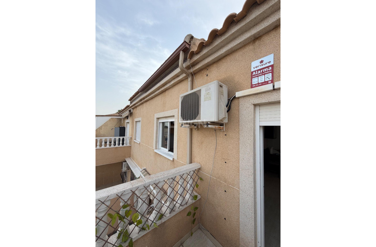 Odsprzedaż - Mieszkanie w bloku - Torrevieja - Centro