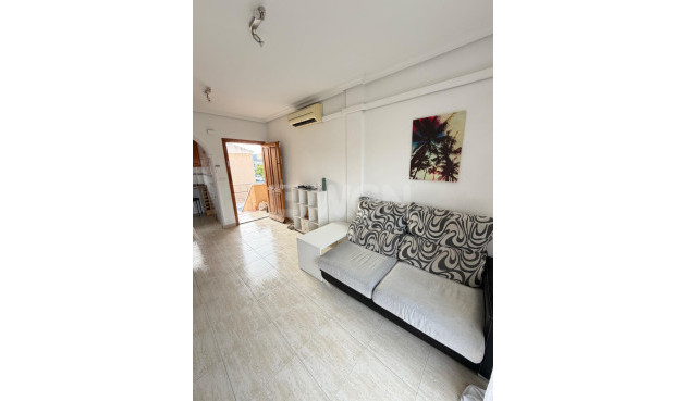 Odsprzedaż - Mieszkanie w bloku - Torrevieja - Centro