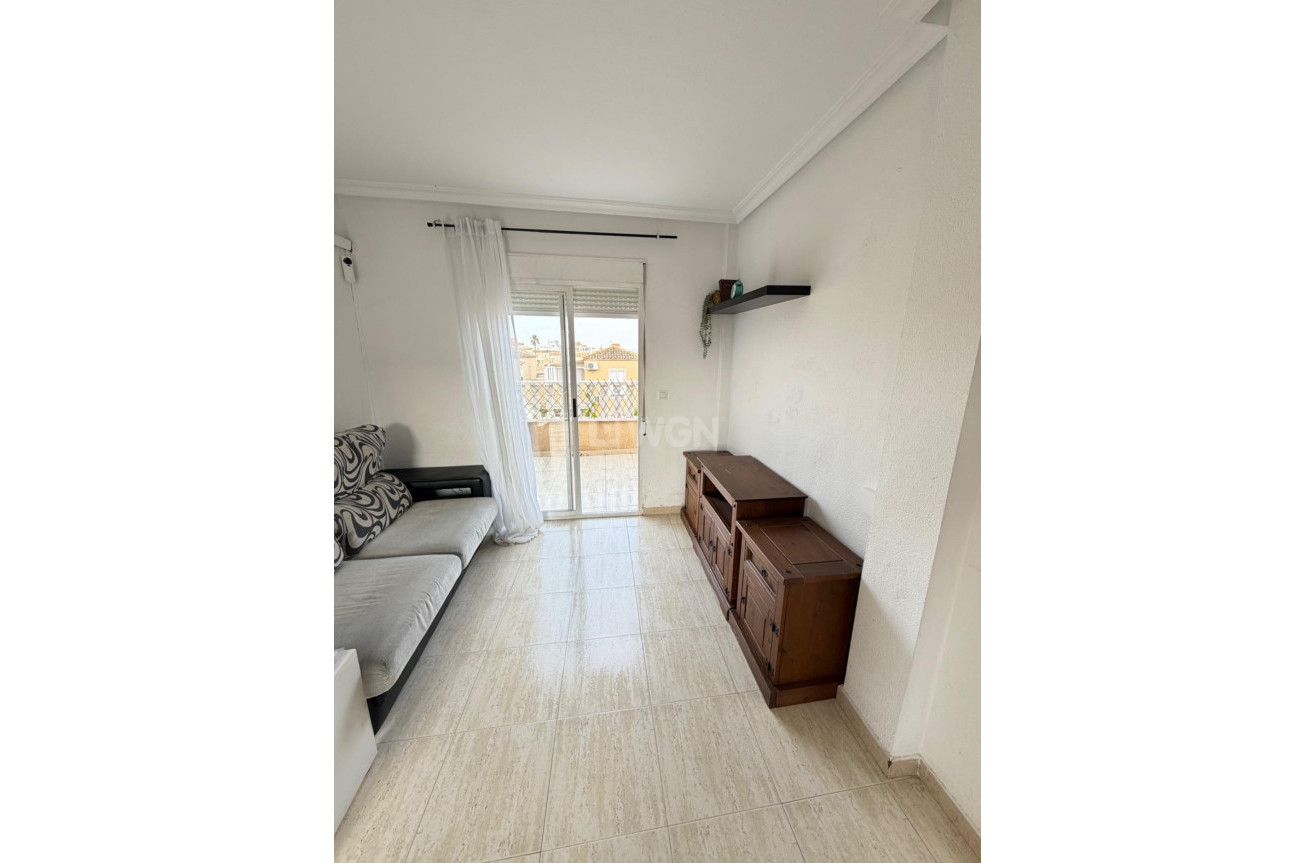 Odsprzedaż - Mieszkanie w bloku - Torrevieja - Centro