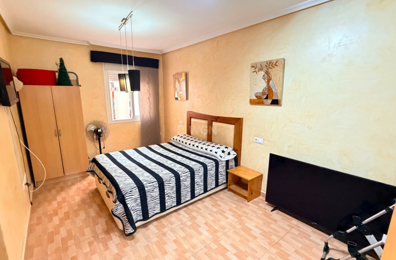 Odsprzedaż - Mieszkanie w bloku - Los Montesinos - Costa Blanca