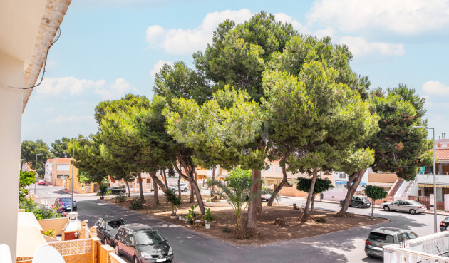Odsprzedaż - Mieszkanie w bloku - Torrevieja - La Veleta