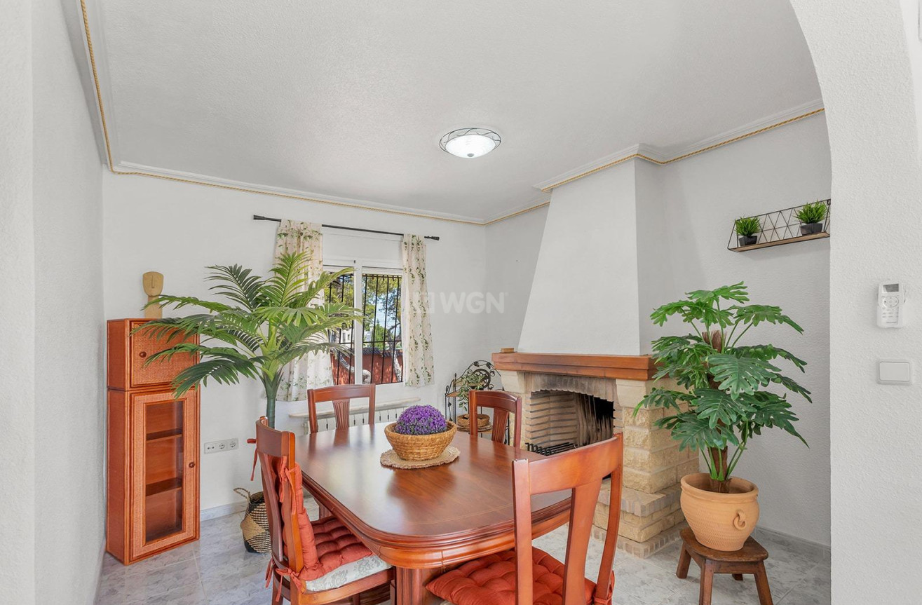Odsprzedaż - Villa - Torrevieja - Los Balcones - Los Altos del Edén
