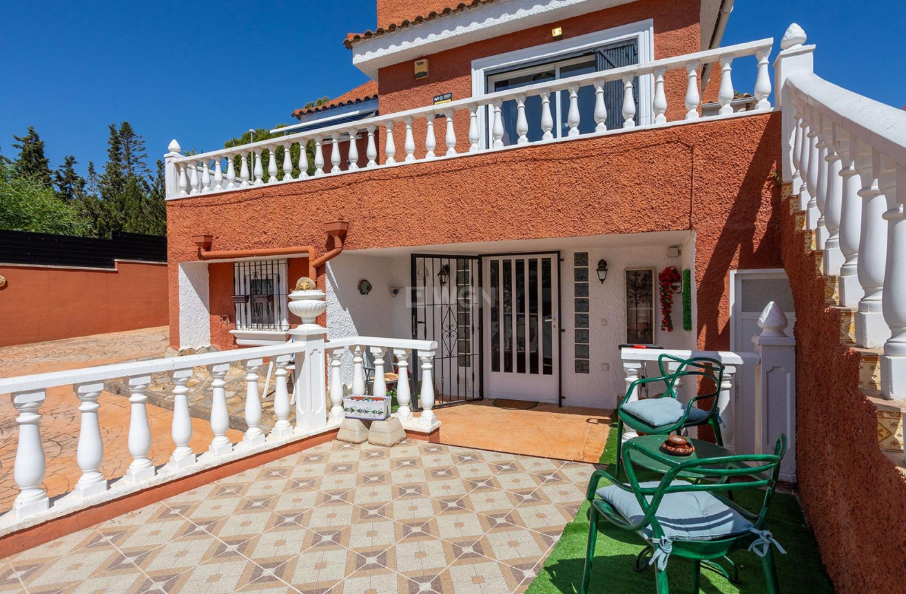 Odsprzedaż - Villa - Torrevieja - Los Balcones - Los Altos del Edén