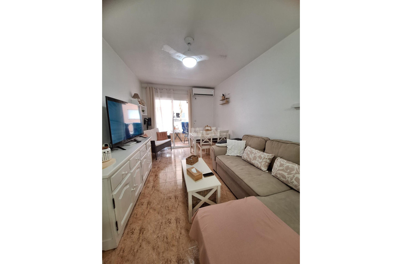 Odsprzedaż - Mieszkanie w bloku - Torrevieja - Playa del Cura