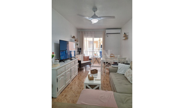 Odsprzedaż - Mieszkanie w bloku - Torrevieja - Playa del Cura