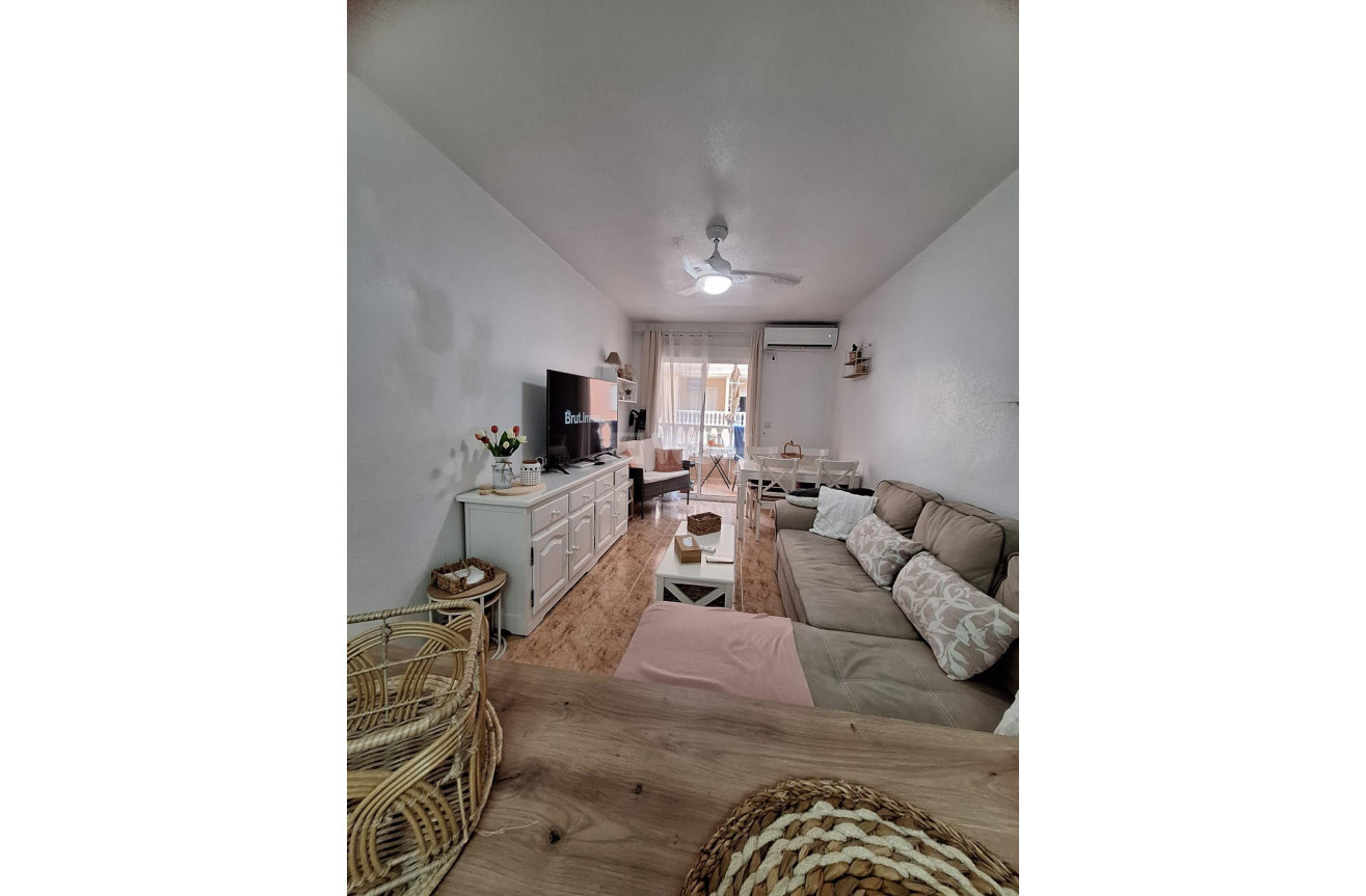 Odsprzedaż - Mieszkanie w bloku - Torrevieja - Playa del Cura