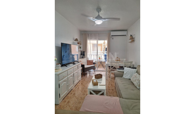 Odsprzedaż - Mieszkanie w bloku - Torrevieja - Playa del Cura