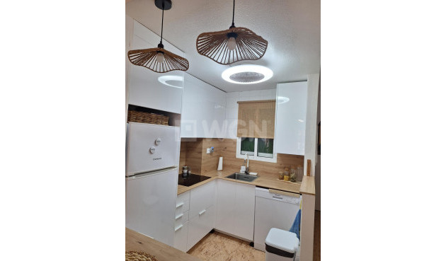 Odsprzedaż - Mieszkanie w bloku - Torrevieja - Playa del Cura