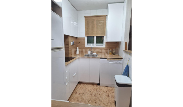 Odsprzedaż - Mieszkanie w bloku - Torrevieja - Playa del Cura