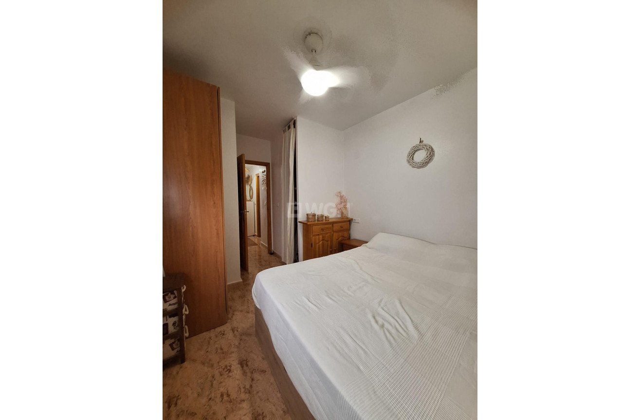Odsprzedaż - Mieszkanie w bloku - Torrevieja - Playa del Cura