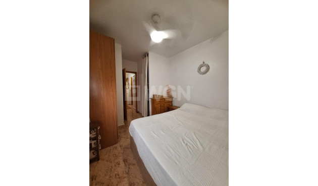 Odsprzedaż - Mieszkanie w bloku - Torrevieja - Playa del Cura