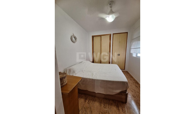 Odsprzedaż - Mieszkanie w bloku - Torrevieja - Playa del Cura