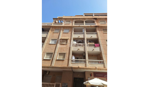 Odsprzedaż - Mieszkanie w bloku - Torrevieja - Playa del Cura
