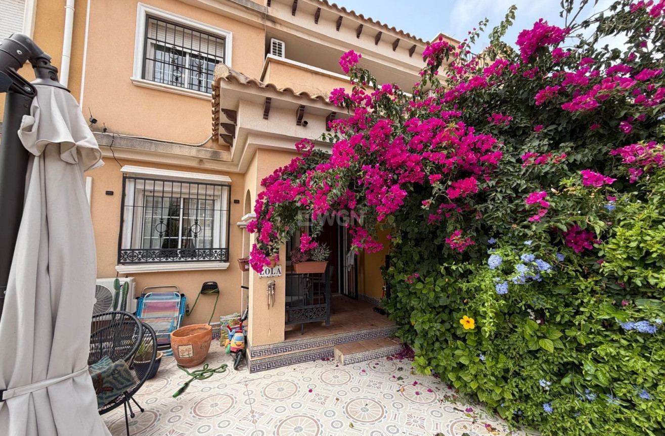 Resale - Bungalow - Torrevieja - Zona Los Frutales