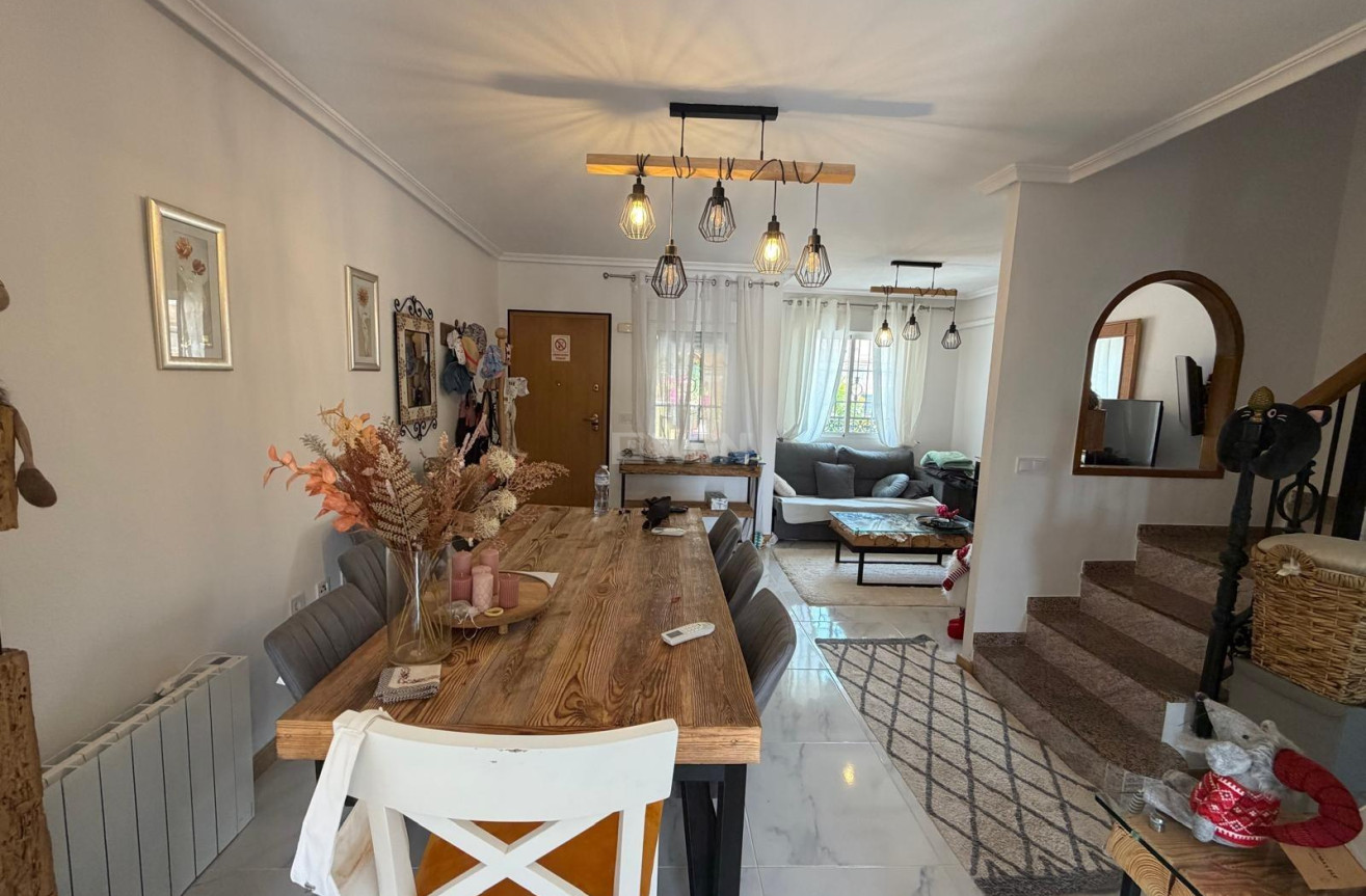 Resale - Bungalow - Torrevieja - Zona Los Frutales