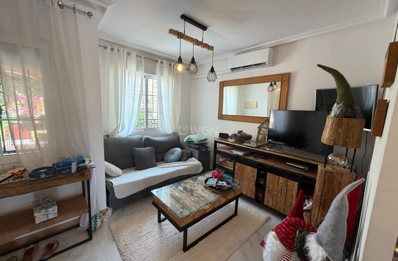 Resale - Bungalow - Torrevieja - Zona Los Frutales