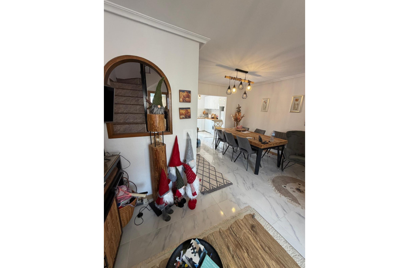 Resale - Bungalow - Torrevieja - Zona Los Frutales