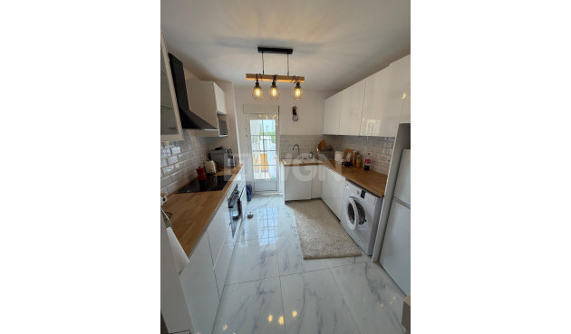 Resale - Bungalow - Torrevieja - Zona Los Frutales