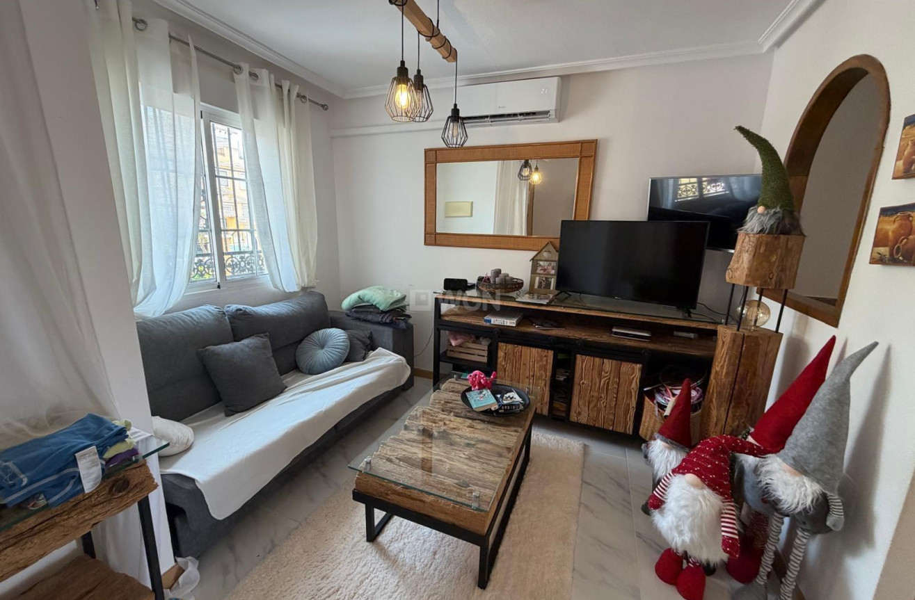 Resale - Bungalow - Torrevieja - Zona Los Frutales