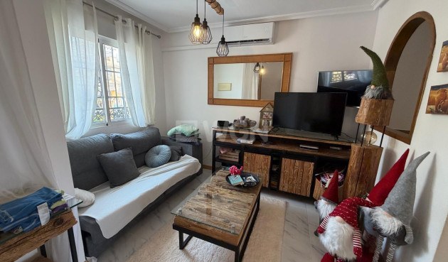 Resale - Bungalow - Torrevieja - Zona Los Frutales