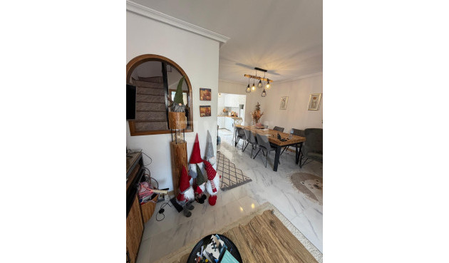 Resale - Bungalow - Torrevieja - Zona Los Frutales