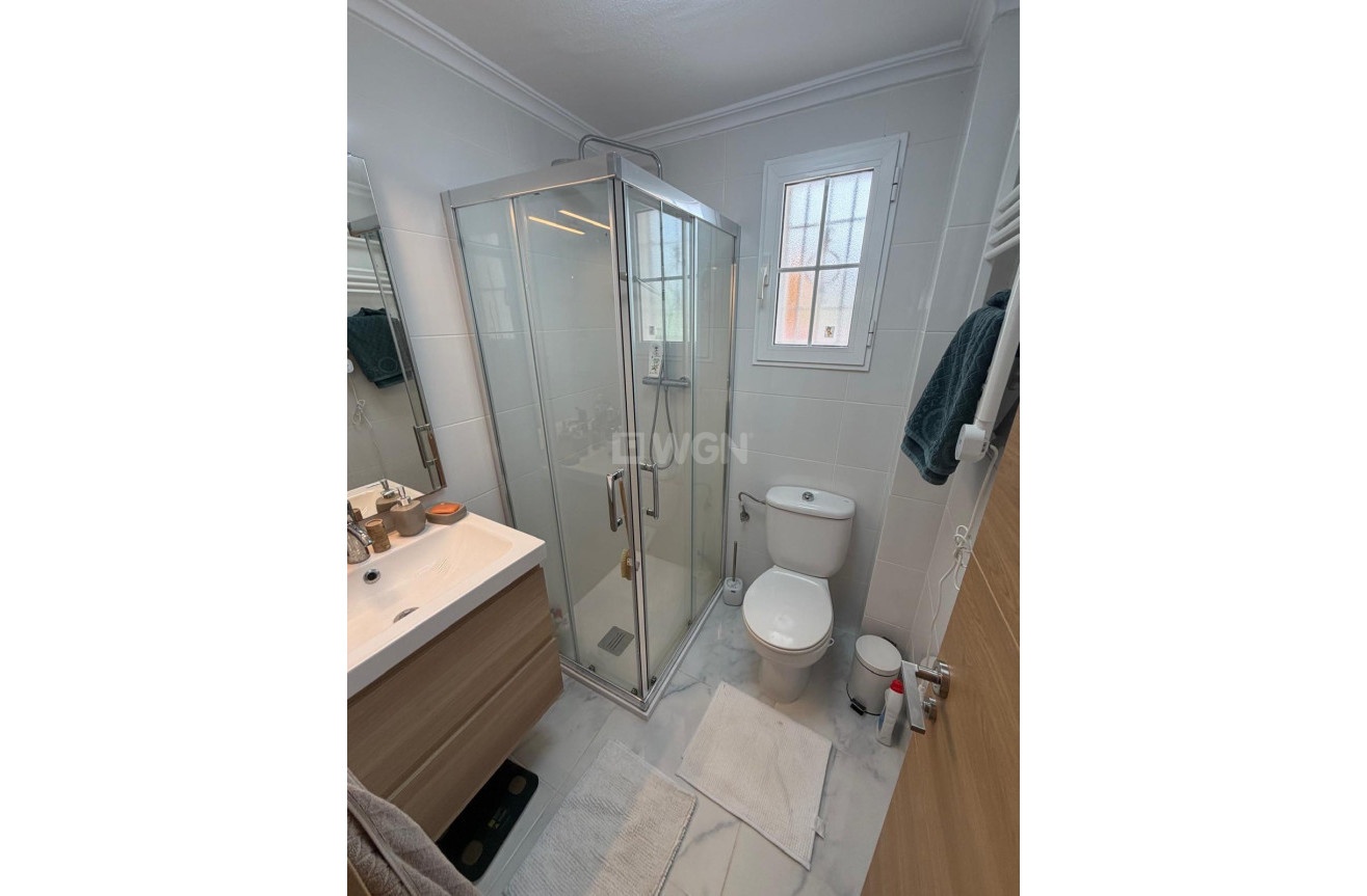 Resale - Bungalow - Torrevieja - Zona Los Frutales