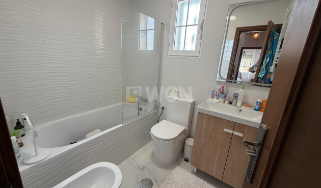 Resale - Bungalow - Torrevieja - Zona Los Frutales