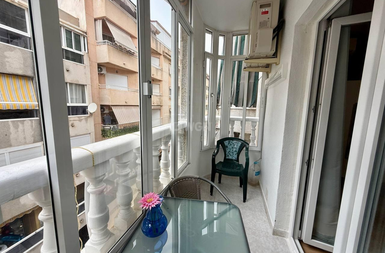 Odsprzedaż - Mieszkanie w bloku - Torrevieja - Habaneras