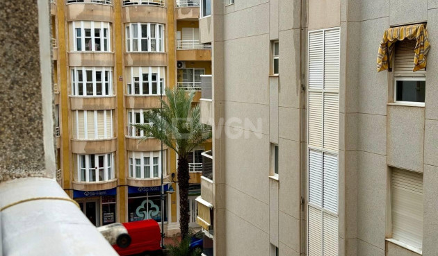 Odsprzedaż - Mieszkanie w bloku - Torrevieja - Habaneras