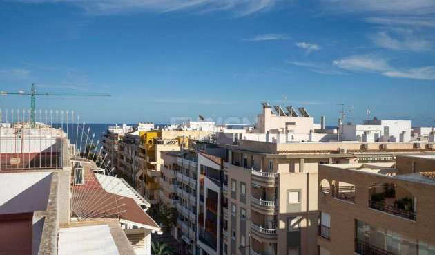 Odsprzedaż - Mieszkanie w bloku - Torrevieja - Habaneras